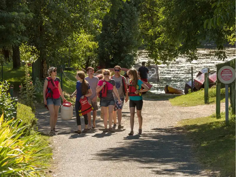 Acogida de autocaravanas en el Lot - Camping La Plage en Meyronne en el Lot y el Valle de Dordoña - Camping a orillas del río en Occitania 4