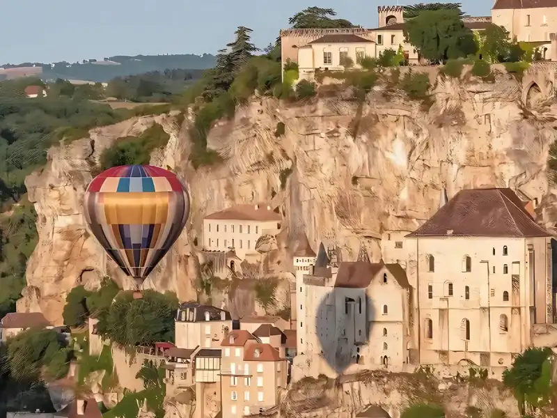 Acogida de autocaravanas en el Lot - Camping La Plage en Meyronne en el Lot y el Valle de Dordoña - Camping a orillas del río en Occitania 9