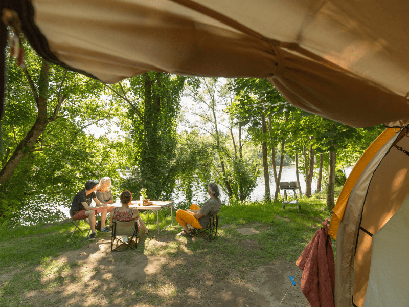 Camping La Plage in Meyronne im Lot und Dordogne-Tal - Camping am Flussufer in Okzitanien