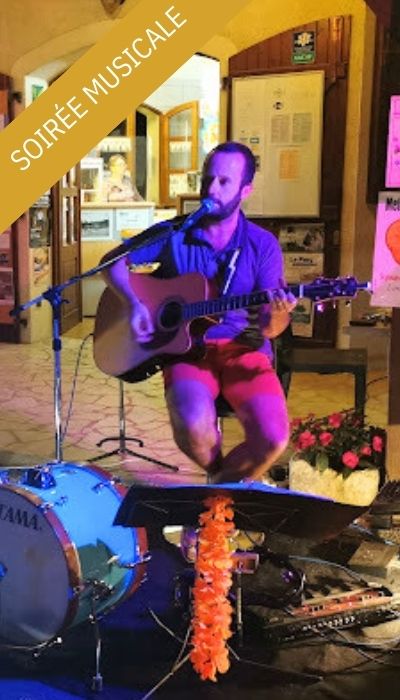 Camping met directe toegang tot de rivier in Meyronne, in de Lot, nabij Rocamadour en Padirac, in de Dordogne-vallei in Occitanië