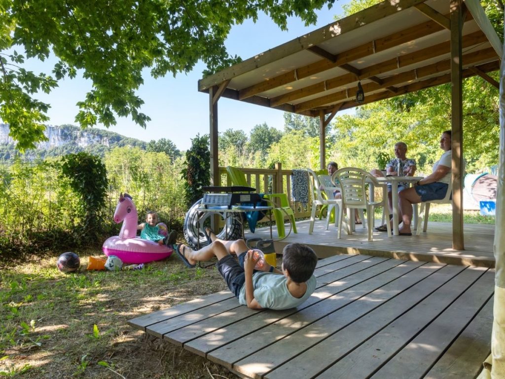 Camping La Plage in Meyronne in de Lot en de Dordogne-vallei - Camping aan de rivier in Occitanië - Verhuur - Bungalow - 1