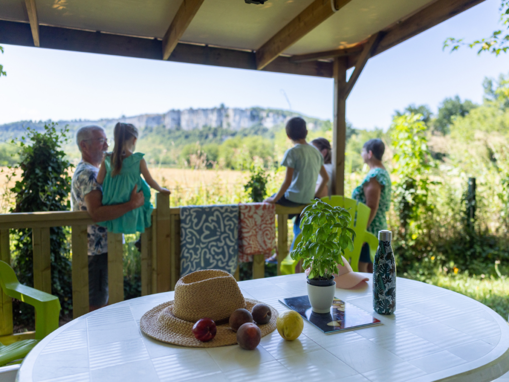 Camping La Plage in Meyronne in de Lot en de Dordogne-vallei - Camping aan de rivier in Occitanië - Bungalowtent - 1