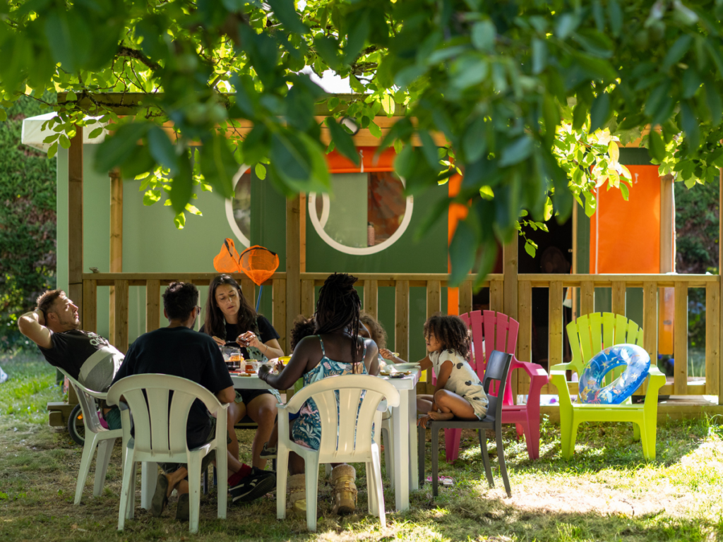 Camping La Plage in Meyronne in de Lot en de Dordogne-vallei - Camping aan de rivier in Occitanië - Lodgetent