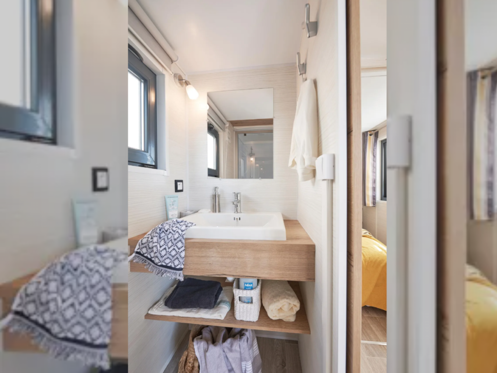 Camping La Plage in Meyronne in de Lot en de Dordogne-vallei - Camping aan de rivier in Occitanië - Tiny house - 2