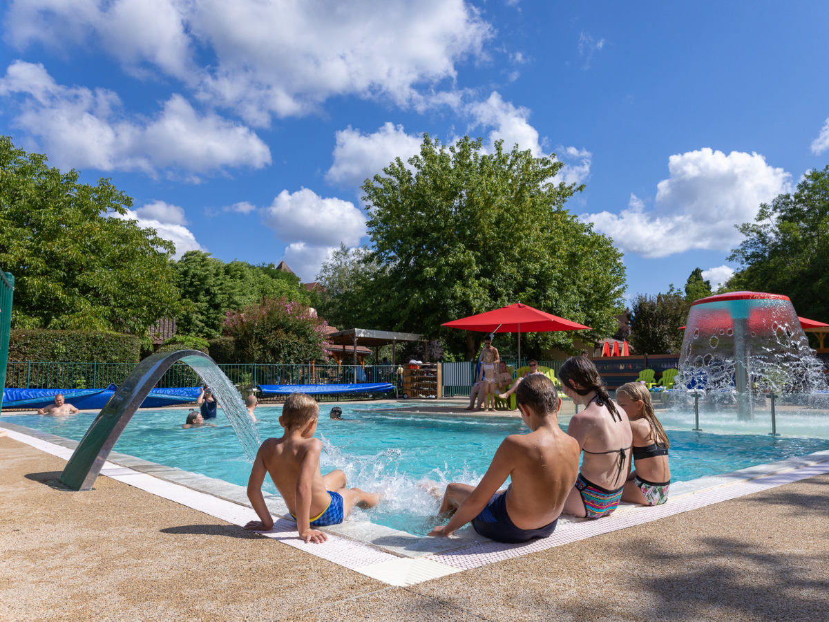Camping de la Plage - En el Lot y el Valle de Dordoña - Acogida de autocaravanas a orillas del Dordoña - Piscina